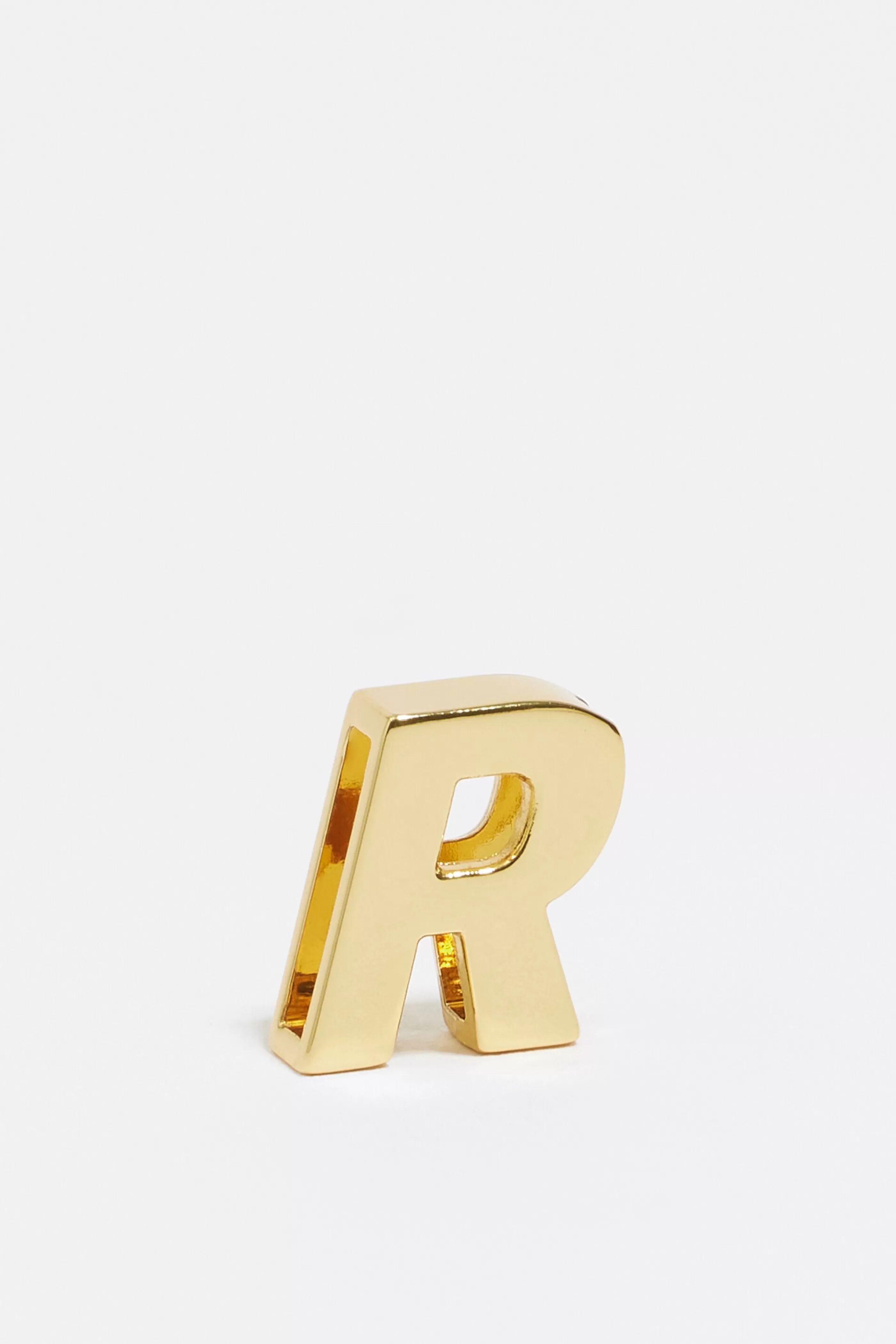 Shop Charm letra R metal dorado Pulseras